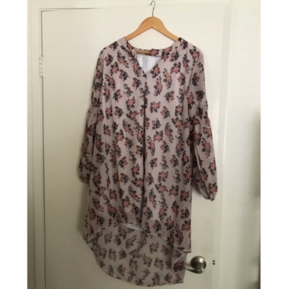 Key hole long sleeve floral dress